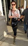 th_72619_britney_spears_out_shopping_in_beverly_hills_tikipeter_celebritycity_027_123_110lo.jpg