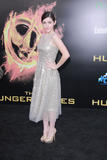 th_29125_Isabelle_Fuhrman_The_Hunger_Games_Premiere_J0001_045_122_166lo.jpg