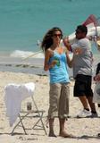 th_95902_Alessandra_Ambrosio_poses_during_a_photoshoot_on_the_beach_in_Miami_31-3-2009_02_122_380lo.jpg
