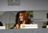 th_03732_Celebutopia-Scarlett_Johansson-Iron_Man_2_panel_discussion_during_Comic-Con_2009-55_122_565lo.jpg