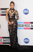 http://img216.imagevenue.com/loc548/th_057658863_Jennifer_Lopez_2011_American_Music_Awards7_122_548lo.jpg