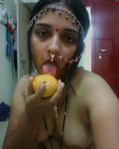 Indian MILF Porn Pics x71d4rvv1q51m.jpg